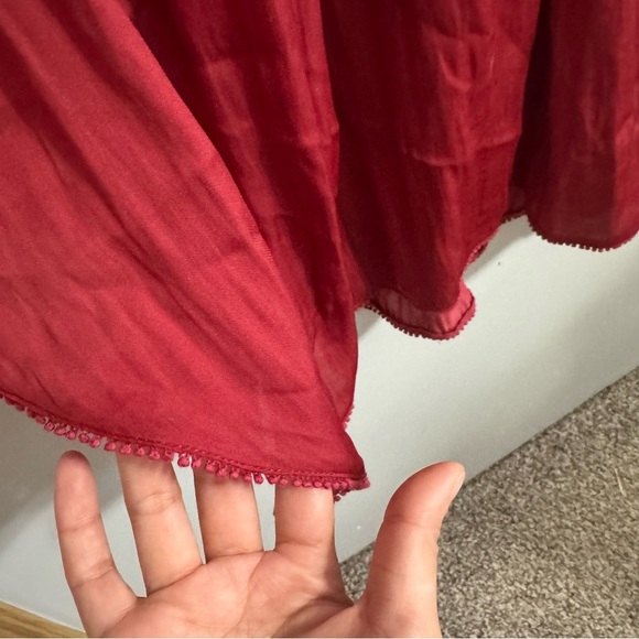 Halston Heritage Elegant Red Plunge Neckline Dress in Size 4 - Picture 10 of 16